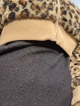 Snapshot of DarkDea chatting on 12/04/25, 01:54 DarkDea online show from 12/04/25, 01:54