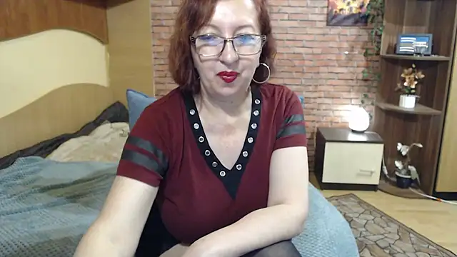 EvelyneFlirtyMilf online show from 04/24/26, 04:36