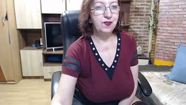 EvelyneFlirtyMilf online show from 03/18/25, 05:45