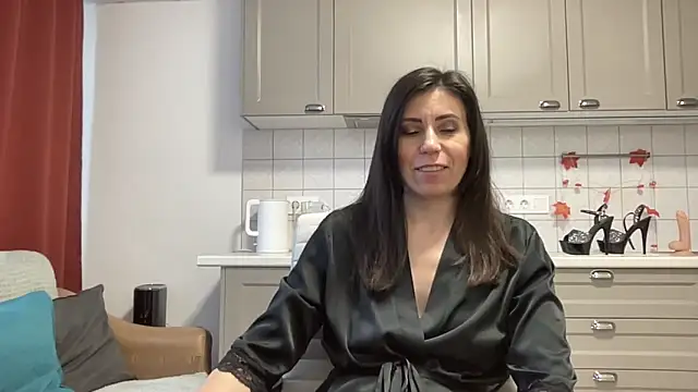 HotyWinter online show from 11/17/25, 05:55