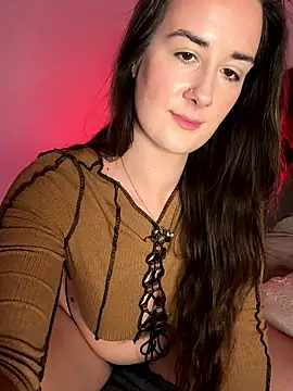 Snapshot of EllaMae chatting on 01/12/26, 03:41 EllaMae online show from 01/12/26, 03:41