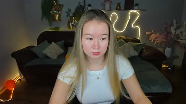 PollyOcean online show from 11/17/25, 10:52