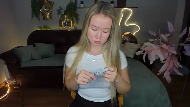 PollyOcean online show from 10/24/25, 10:47