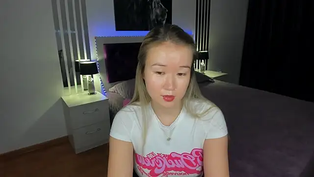 PollyOcean online show from 11/30/25, 01:01