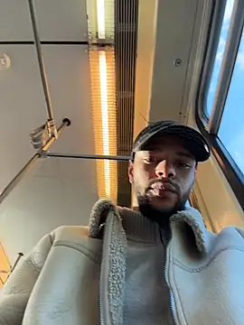 Lionayowe online show from 04/15/26, 04:44