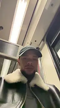 Lionayowe online show from 12/02/25, 11:28