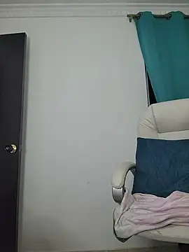 Snapshot of lissglow chatting on 01/19/26, 12:47 lissglow online show from 01/19/26, 12:47