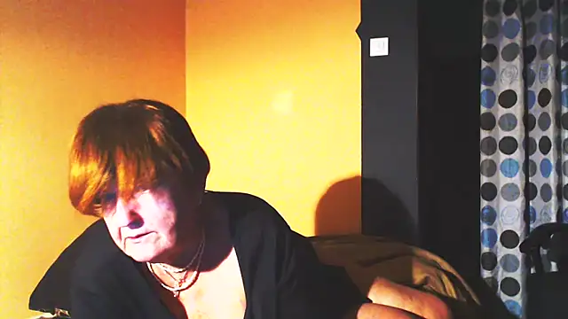 Snapshot of MioritaHard chatting on 03/06/25, 12:00 MioritaHard online show from 03/06/25, 12:00