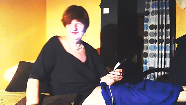 Snapshot of MioritaHard chatting on 03/11/25, 11:58 MioritaHard online show from 03/11/25, 11:58