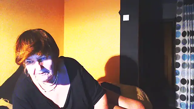 Snapshot of MioritaHard chatting on 02/26/25, 08:15 MioritaHard online show from 02/26/25, 08:15