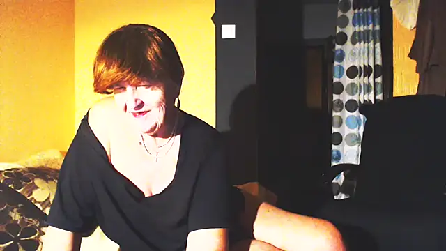 Snapshot of MioritaHard chatting on 02/28/25, 11:56 MioritaHard online show from 02/28/25, 11:56