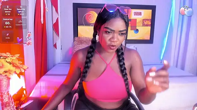 Snapshot of Emabland2 chatting on 02/03/26, 05:27 Emabland2 online show from 02/03/26, 05:27