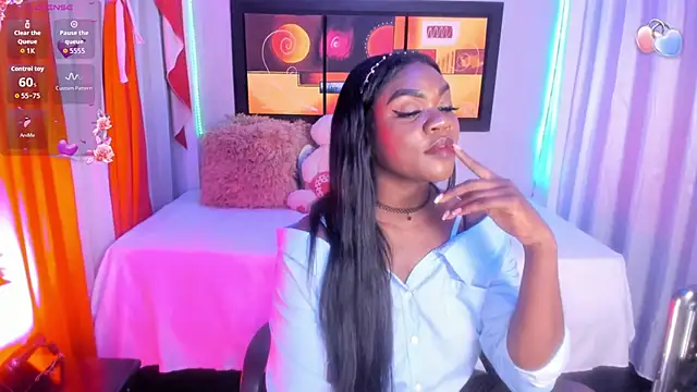 Snapshot of Emabland2 chatting on 02/07/26, 05:48 Emabland2 online show from 02/07/26, 05:48