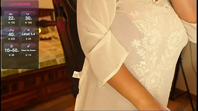 sneha hussy online show from 11/22/25, 10:19