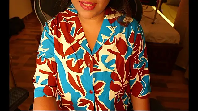 sneha hussy online show from 02/06/26, 04:03