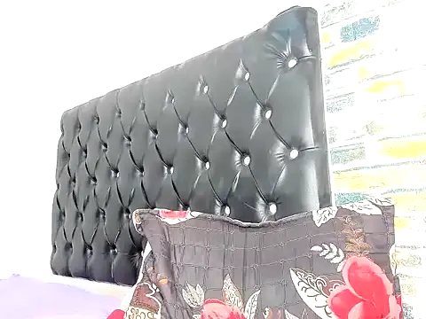 MySweetBitch143 online show from 05/11/26, 02:45