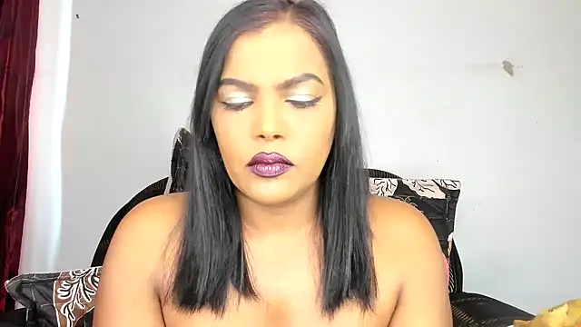 Snapshot of MySweetBitch143 chatting on 11/12/25, 06:50 MySweetBitch143 online show from 11/12/25, 06:50