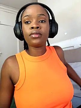 LuciousLips96 online show from 09/25/25, 09:48