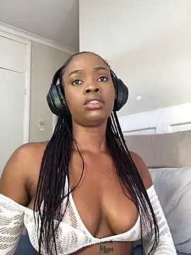 LuciousLips96 online show from 09/28/25, 08:54