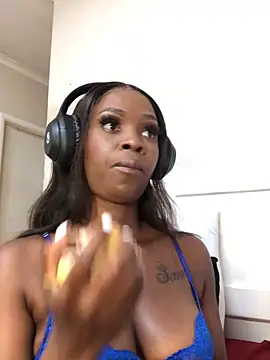 LuciousLips96 online show from 09/10/25, 03:00