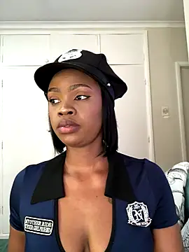 LuciousLips96 online show from 10/28/25, 09:41