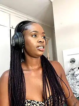 LuciousLips96 online show from 09/22/25, 09:37