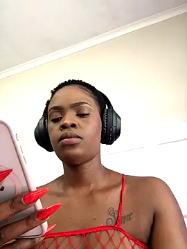 LuciousLips96 online show from 12/05/25, 12:15