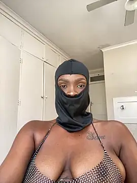 Snapshot of LuciousLips96 chatting on 02/26/26, 09:31 LuciousLips96 online show from 02/26/26, 09:31