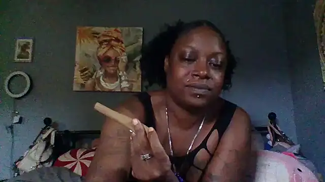Snapshot of msdeedee chatting on 04/27/26, 12:14 msdeedee online show from 04/27/26, 12:14