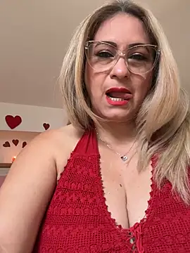 Snapshot of x_elena_x chatting on 02/14/25, 08:52 x elena x online show from 02/14/25, 08:52