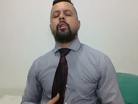 Snapshot of TRIISTAN_KING10 chatting on 12/19/24, 08:02 TRIISTAN KING10 online show from 12/19/24, 08:02