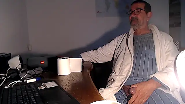 Snapshot of silvio-aus-luzern-CH chatting on 10/03/25, 05:53 silvio-aus-luzern-CH online show from 10/03/25, 05:53