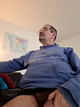 Snapshot of silvio-aus-luzern-CH chatting on 02/24/25, 02:26 silvio-aus-luzern-CH online show from 02/24/25, 02:26