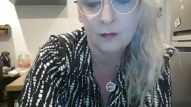 lilie69 online show from 11/13/25, 05:50