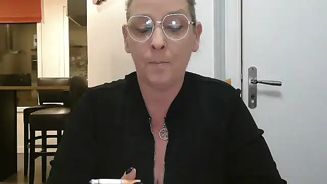 lilie69 online show from 11/26/25, 05:57