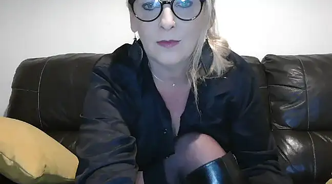 Snapshot of lilie69 chatting on 02/01/25, 06:19 lilie69 online show from 02/01/25, 06:19