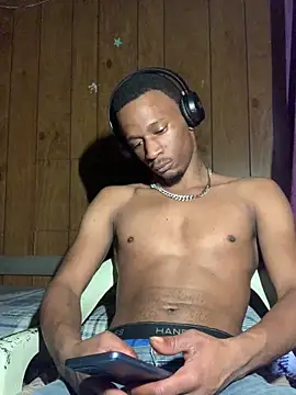 Snapshot of Tristris100 chatting on 12/11/24, 07:46 Tristris100 online show from 12/11/24, 07:46