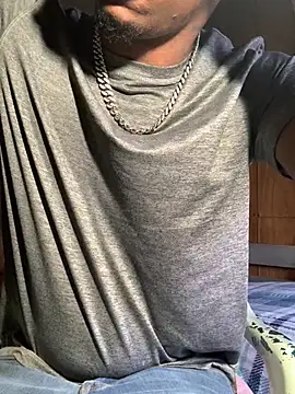 Snapshot of Tristris100 chatting on 12/14/24, 02:42 Tristris100 online show from 12/14/24, 02:42