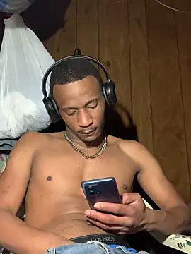 Snapshot of Tristris100 chatting on 12/09/24, 02:13 Tristris100 online show from 12/09/24, 02:13