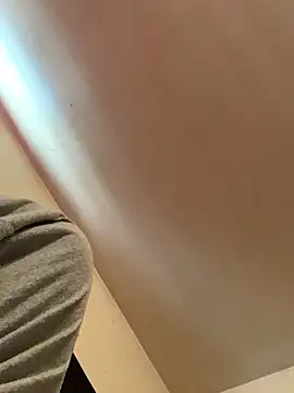 Snapshot of Tristris100 chatting on 01/28/25, 07:00 Tristris100 online show from 01/28/25, 07:00