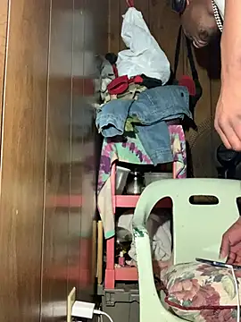 Snapshot of Tristris100 chatting on 12/10/24, 01:32 Tristris100 online show from 12/10/24, 01:32