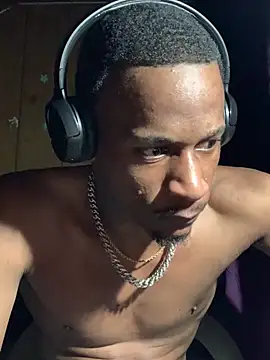 Snapshot of Tristris100 chatting on 12/11/24, 12:54 Tristris100 online show from 12/11/24, 12:54