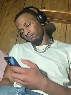 Snapshot of Tristris100 chatting on 12/07/24, 12:03 Tristris100 online show from 12/07/24, 12:03