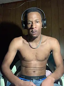 Snapshot of Tristris100 chatting on 12/13/24, 11:28 Tristris100 online show from 12/13/24, 11:28