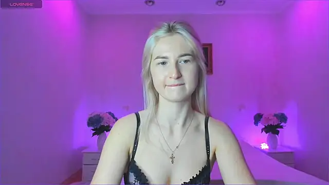 Snapshot of AnnaCarrera chatting on 01/07/25, 10:30 AnnaCarrera online show from 01/07/25, 10:30