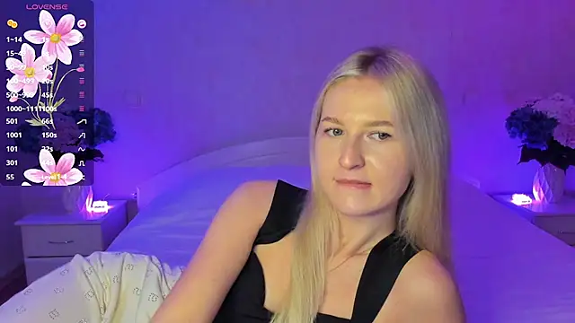 AnnaCarrera online show from 10/30/25, 10:17