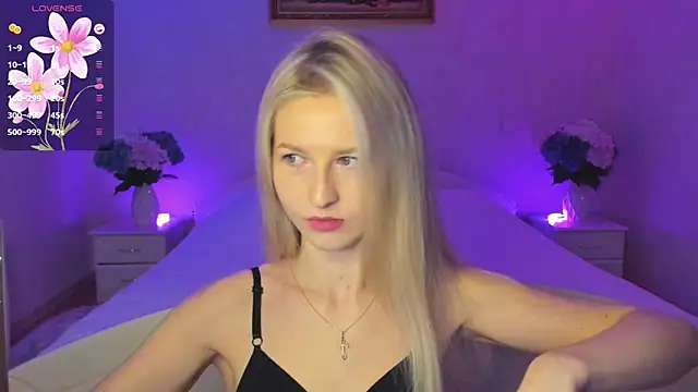 AnnaCarrera online show from 11/14/25, 07:28