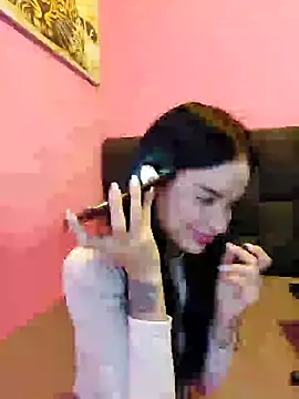 Snapshot of secretgreisy_ chatting on 12/18/24, 04:31 secretgreisy online show from 12/18/24, 04:31