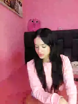 Snapshot of secretgreisy_ chatting on 12/13/24, 05:38 secretgreisy online show from 12/13/24, 05:38