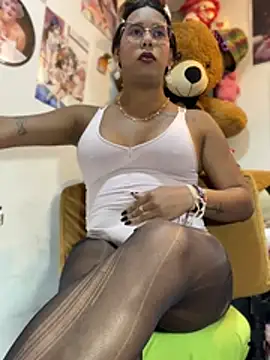 Snapshot of GoddessAlix chatting on 06/26/26, 04:35 GoddessAlix online show from 06/26/26, 04:35